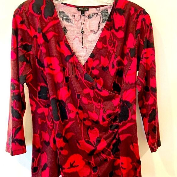 TALBOTS TOP Black Pink Red  Floral V Neck 3/4 Sleeve Size Small NWT. - Picture 1 of 5
